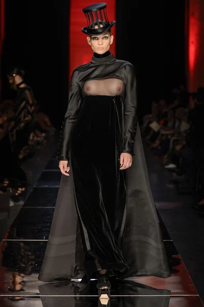 Look 32